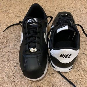 Nike Black Cortez